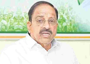 ట్రాక్టర్‌లో టన్నెల్‌ పనులు పరిశీలించిన మంత్రి తుమ్మల నాగేశ్వరరావు