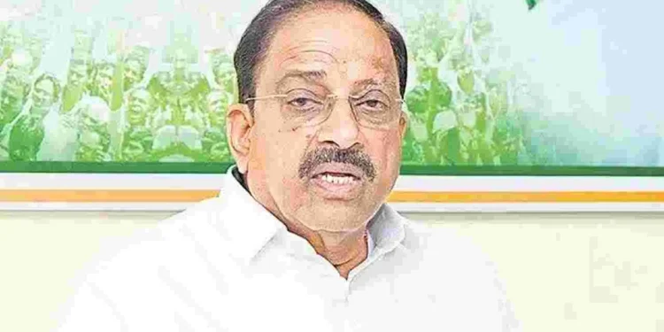 ట్రాక్టర్లో టన్నెల్ పనులు పరిశీలించిన మంత్రి తుమ్మల నాగేశ్వరరావు