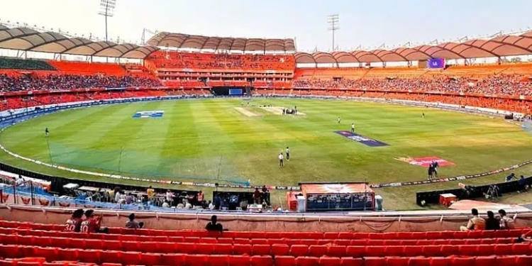 సన్‌రైజర్స్ హైదరాబాద్–ఆర్సీబీ మ్యాచ్ టికెట్లపై భారీ డిమాండ్