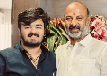 హైదరాబాద్‌లో మీడియాతో మాట్లాడిన కేంద్ర మంత్రి బండి సంజయ్