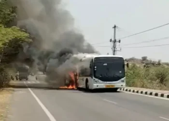ప్రైవేటు బస్సులో ఆకస్మిక అగ్నిప్రమాదం