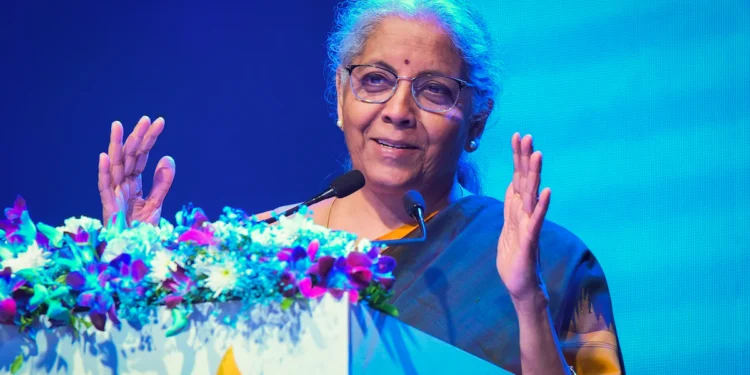ఆర్థిక వ్యవస్థపై భయపెట్టే ప్రచారం వద్దు: నిర్మలా సీతారామన్