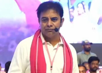 కాంగ్రెస్ ఎమ్మెల్యేలతో రాజీనామా చేయించాలి: కేటీఆర్