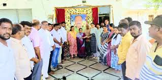 శంకర్‌గౌడ్‌ కుటుంబానికి రూ.10 లక్షల ఆర్థిక సాయం అందజేత