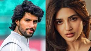 శ్రీలీల–తిలక్ వర్మ డేటింగ్ వార్తలు అవాస్తవం.. స్పష్టతనిచ్చిన తల్లి స్వర్ణలత
