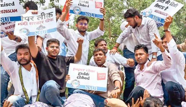 నీట్-యూజీ 2026 రద్దు.. దేశవ్యాప్తంగా మళ్లీ పరీక్షలు