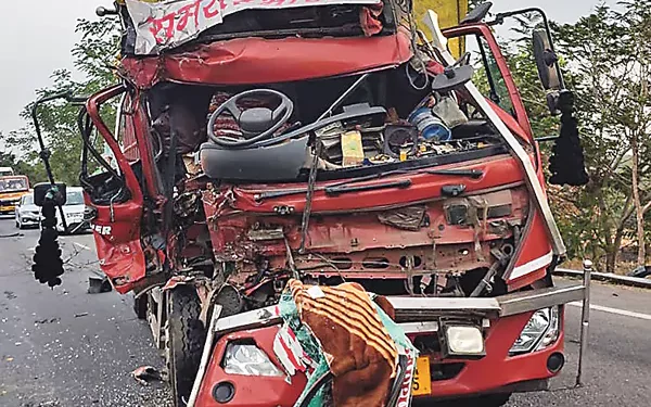 నిజామాబాద్ జిల్లాలో భయానక రోడ్డు ప్రమాదం