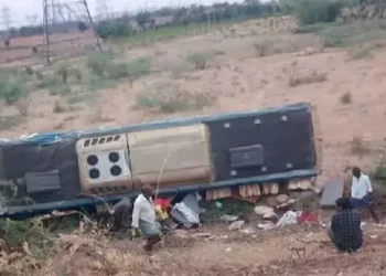 అనంతపురంలో ప్రైవేటు బస్సు బోల్తా