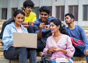 బీఏ, బీకామ్, బీఎస్సీతోనే బంగారు భవిత.. పెద్ద చదువులే అవసరం లేదు