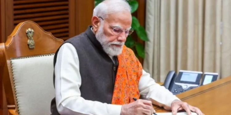 ఇంధన పొదుపుపై ప్రధాని కీలక నిర్ణయం