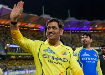 పూర్తి ఫిట్‌నెస్ లేకపోవడంతో బరిలోకి దిగని ఎంఎస్ ధోని