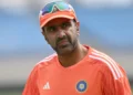 ధోని ఉండగా.. కోచ్గా మరొకరు ఎందుకు?: అశ్విన్