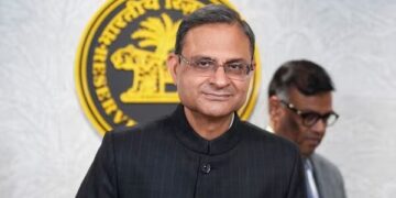 పెట్రోల్, డీజిల్ ధరలు పెరగొచ్చు: ఆర్‌బీఐ గవర్నర్ సంజయ్ మల్హోత్రా