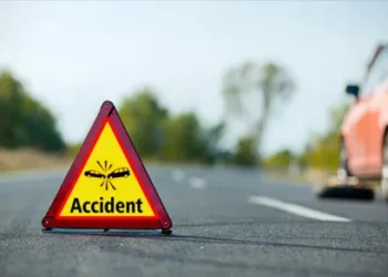 ఓఆర్‌ఆర్‌పై మరో ప్రమాదం.. బోల్తా పడ్డ కారు