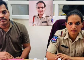 ఏసీబీ వలలో మహిళా ఎస్సై, కానిస్టేబుల్.. లంచం కేసులో అరెస్ట్