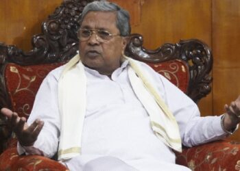 కర్ణాటక సీఎం సిద్ధరామయ్య రాజీనామా: కొత్త నాయకత్వంపై కాంగ్రెస్ నిర్ణయం