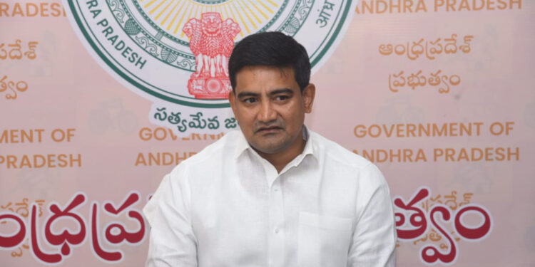 నోటిఫికేషన్ లేకుండానే స్త్రీనిధిలో నియామకాలు