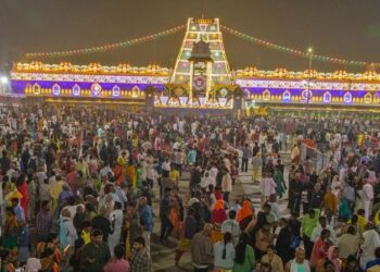 తిరుమల శ్రీవారి దర్శనానికి భారీగా పెరిగిన భక్తులు