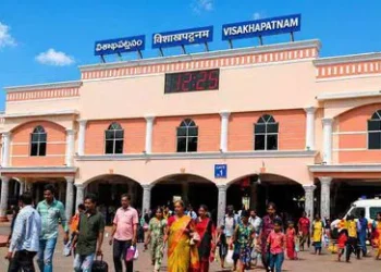 విశాఖ కేంద్రంగా కొత్త రైల్వే జోన్‌కు కేంద్రం గ్రీన్ సిగ్నల్
