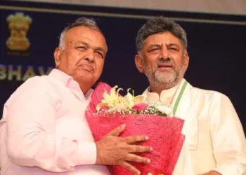డీకే ప్రభుత్వంలో తొలి సంక్షోభం.. కొత్త మంత్రి రాజీనామాతో కలకలం