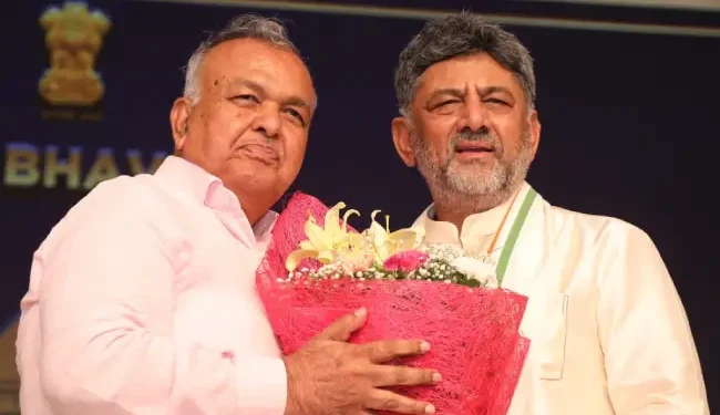 డీకే ప్రభుత్వంలో తొలి సంక్షోభం.. కొత్త మంత్రి రాజీనామాతో కలకలం