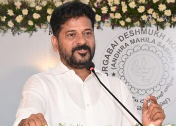అసెంబ్లీకి రండి.. ఎవరు ఏమి చేశారో చర్చిద్దాం: సీఎం రేవంత్‌రెడ్డి సవాల్‌