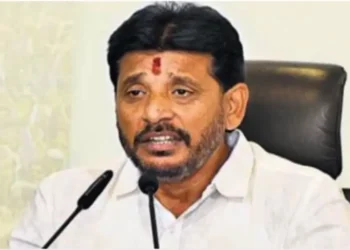ఉపముఖ్యమంత్రి పవన్‌ కల్యాణ్‌పై అనుచిత వ్యాఖ్యల కేసులో ఎమ్మెల్సీ దువ్వాడ శ్రీనివాస్ విచారణ