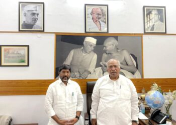 మల్లికార్జున ఖర్గేతో తెలంగాణ డిప్యూటీ సీఎం భట్టి విక్రమార్క సమావేశం