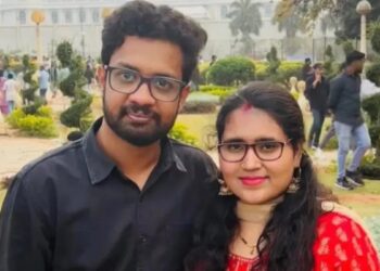 మా అల్లుడు సైకోలా ప్రవర్తించాడు: గాయత్రి తల్లిదండ్రుల ఆరోపణ