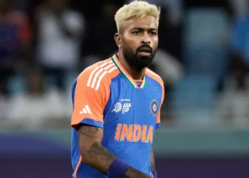 బీసీసీఐ సీఓఈ ఫిట్గా ప్రకటించిన గంటల్లోనే హార్దిక్ మళ్లీ గాయపాటు