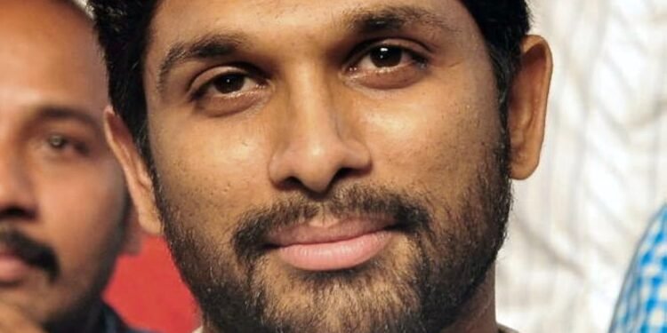సంధ్య థియేటర్ తొక్కిసలాట కేసు: అల్లు అర్జున్‌కు నాంపల్లి కోర్టు సమన్లు