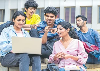 వర్సిటీలుగా మారిపోతున్న ఇంజినీరింగ్‌ కళాశాలలు