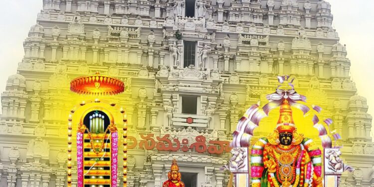 శ్రీకాళహస్తీశ్వరాలయంలో పీఆర్వో కార్యాలయంపై అవినీతి ఆరోపణలు… దళారీ వ్యవస్థపై విమర్శలు