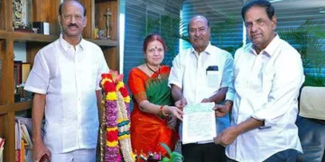 హైదరాబాద్‌కు చెందిన సాఫ్ట్‌వేర్ ఇంజనీర్ భూరం తిరుమల దీక్షిత్ టీటీడీ అన్నదానం ట్రస్టుకు రూ.10 లక్షల విరాళం