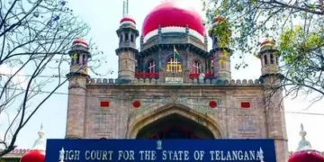 కోర్టు ధిక్కరణ కేసులో విద్యాశాఖ కార్యదర్శిపై హైకోర్టు ఆగ్రహం