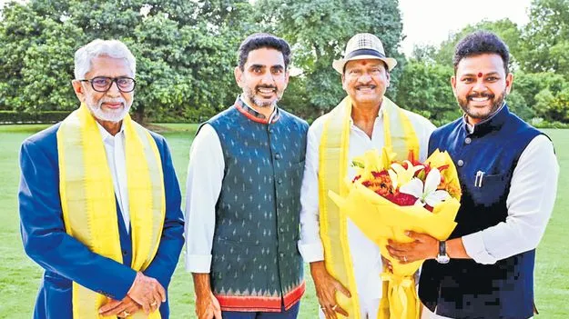 పద్మశ్రీ పురస్కార గ్రహీతలు మురళీమోహన్, రాజేంద్రప్రసాద్లకు మంత్రి నారా లోకేశ్ సత్కారం