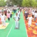 బాపట్లలో యోగాంధ్ర సందడి.. కలెక్టర్ వినోద్ కుమార్తో కలిసి యోగాసనాలు 8 బాపట్లలో యోగాంధ్ర సందడి.. కలెక్టర్ వినోద్ కుమార్తో కలిసి యోగాసనాలు