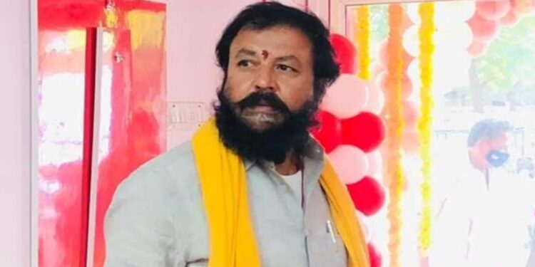 చింతమనేని కుటుంబంపై వ్యాఖ్యలు.. న్యాయవాది ఈడ్పుగంటి శ్రీనివాసబాబు అరెస్ట్