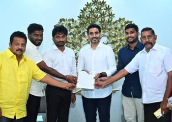 సర్‌ ప్రక్రియలో పాల్గొన్న మంత్రి నారా లోకేశ్.. బీఎల్‌ఓకు వివరాలు సమర్పణ