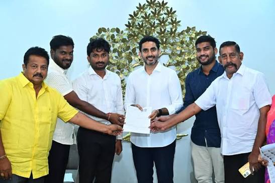 సర్ ప్రక్రియలో పాల్గొన్న మంత్రి నారా లోకేశ్.. బీఎల్ఓకు వివరాలు సమర్పణ