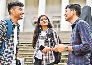 బీసీఏనా? బీఎస్సీ కంప్యూటర్ సైన్సా? ఏది బెస్ట్ కెరీర్ ఆప్షన్?