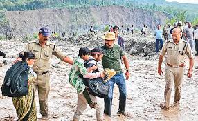 భారీ వర్షాల హెచ్చరికలతో కేదార్నాథ్ యాత్ర తాత్కాలికంగా నిలిపివేత