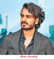 స్నేహితులను కాపాడి.. తాను మృత్యుఒడికి!