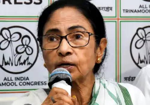 మమతాకు షాక్.. తిరుగుబాటు ఎంపీల సంచలన నిర్ణయం