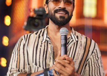 రామ్‌చరణ్ ‘పెద్ది’ కోసం ఎంతైనా కష్టపడతా: విజయవాడ ప్రీరిలీజ్ ఈవెంట్‌లో వ్యాఖ్యలు