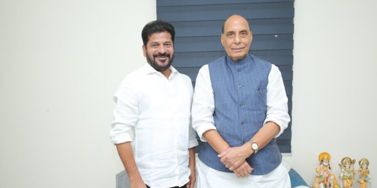 సీఎం రేవంత్రెడ్డి – రక్షణ మంత్రి రాజ్నాథ్ సింగ్తో భేటీ
