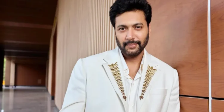 ఇంట్లో పనిచేసే మహిళలు, బాలుడిని బంధించినట్లు నటుడు రవి మోహన్పై ఆరోపణలు