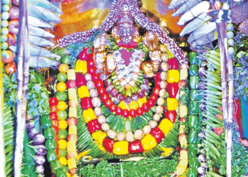 తాజా కూరగాయలతో అమ్మవారికి విశేష అలంకరణ 5 తాజా కూరగాయలతో అమ్మవారికి విశేష అలంకరణ