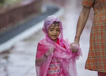 వర్షాకాలంలో ఆరోగ్యంగా ఉండేందుకు నిపుణుల సూచనలు