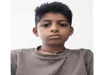 బ్యాటరీ ఛార్జర్‌తో ఆడుకుంటూ.. 13 ఏళ్ల బాలుడి మృతి